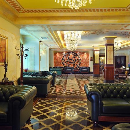 Park Hotel Στάρα Ζαγόρα Εξωτερικό φωτογραφία Lobby
