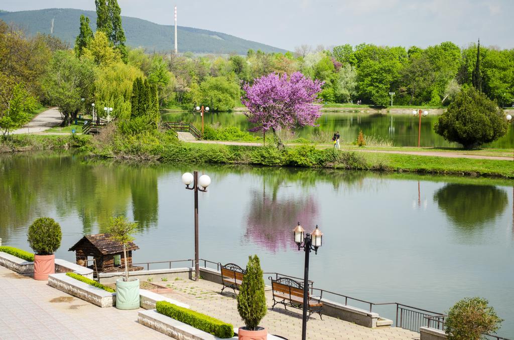 Park Hotel Στάρα Ζαγόρα Εξωτερικό φωτογραφία The river at the town of Vratsa