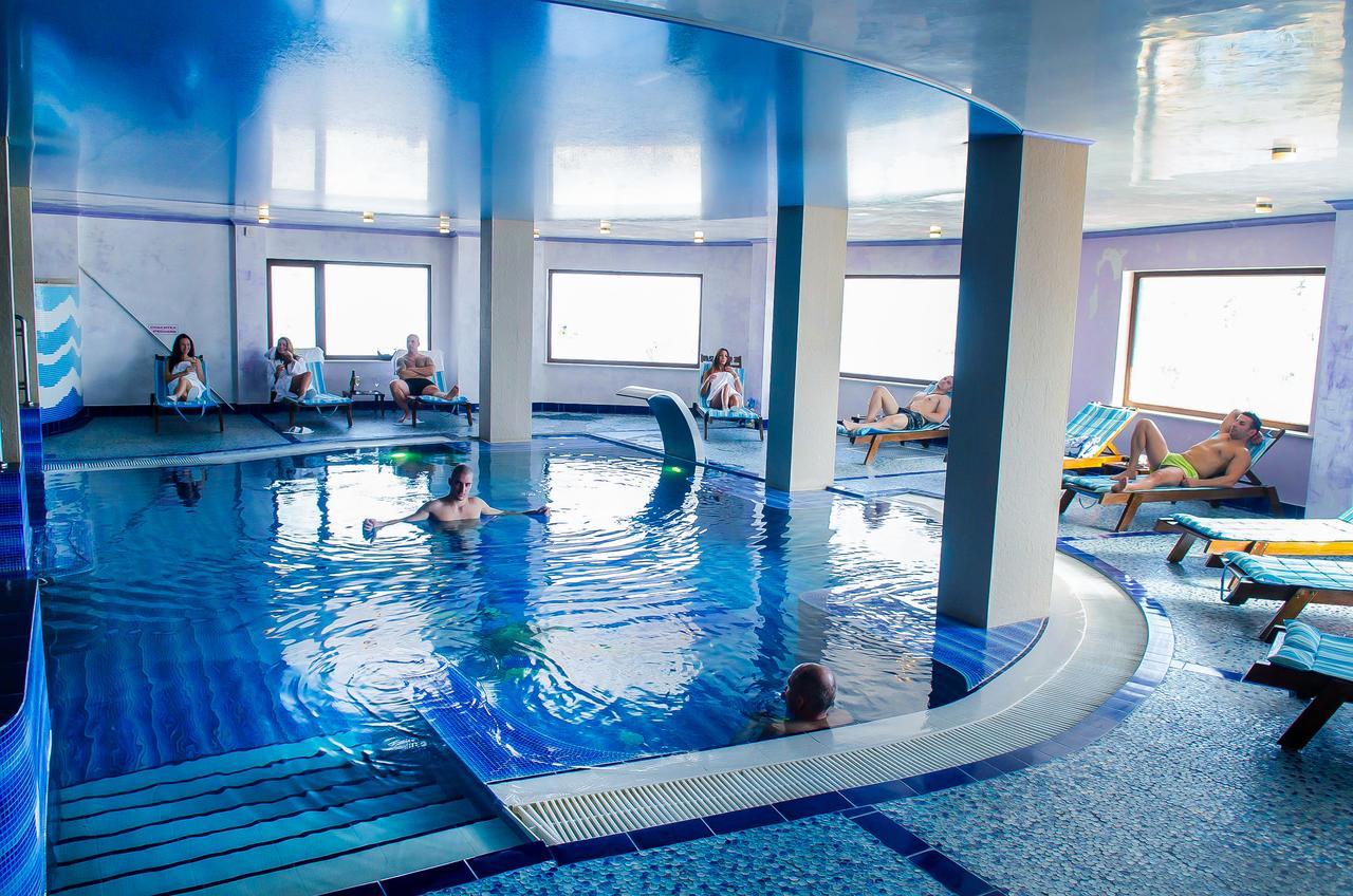Park Hotel Στάρα Ζαγόρα Εξωτερικό φωτογραφία The swimming pool at the hotel